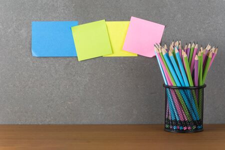 post it note on wall
