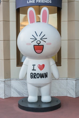SOUTH KOREA - October 31: EVERLAND, YONGIN, Everland fun park . The famous cartoon character in Line application shop . Line application is very popular in Asia.のeditorial素材
