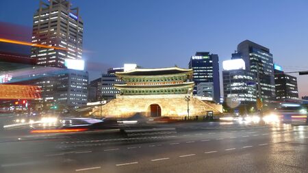 SEOUL,SOUTH KOREA 2015 OCT 28 - Seoul city and Dongdaemun gate (Heunginjimun), South Korea.のeditorial素材