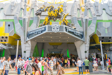 SINGAPORE - JULY 20,2015 : TRANSFORMERS The Ride: The Ultimate 3D Battle The statue of Autobot robot at Sci-Fi City, Universal Studio, Singaporeのeditorial素材