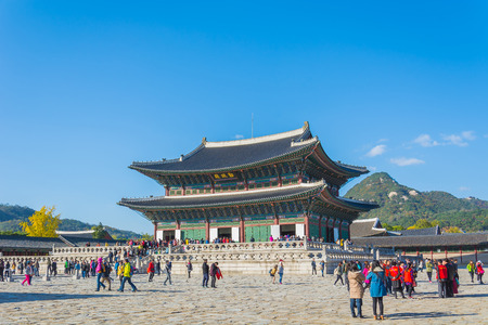 SEOUL, KOREA - October 30, 2015: Gyeongbokgung Palace, place of historical importance and popular tourist attraction.のeditorial素材