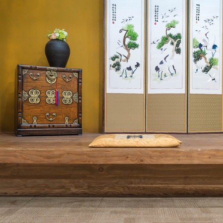 A oriental(korean, japanese, chinese) style vintage(old) luxury living roomの写真素材