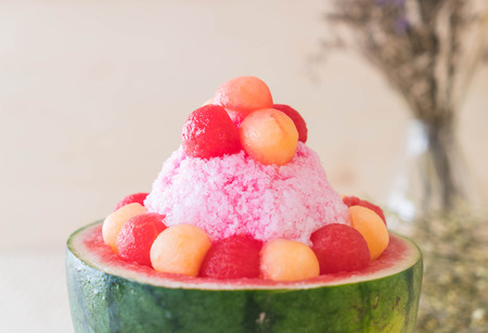 watermelon bingsu dessert on tableの写真素材
