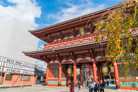 TOKYO-NOV 16: Crowded people at Buddhist Temple Sensoji on November 16, 2016 in Tokyo, Japan. The Sensoji temple in Asakusa area is the oldest temple in Tokyo.のeditorial素材