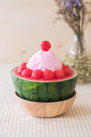 watermelon bingsu dessert on tableの写真素材