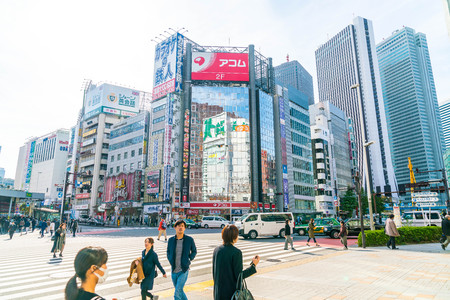 TOKYO ,JAPAN -  2016 Nov 17 :  Shinjuku is one of Tokyo's business districts with many international corporate headquarters located here. It is also a famous entertainment area , Nov 17, 2016 in Tokyo Japanのeditorial素材