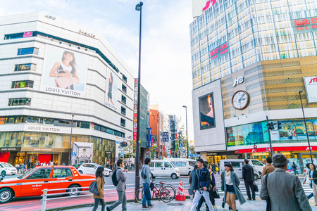 TOKYO ,JAPAN -  2016 Nov 17 :  Shinjuku is one of Tokyo's business districts with many international corporate headquarters located here. It is also a famous entertainment area , Nov 17, 2016 in Tokyo Japanのeditorial素材