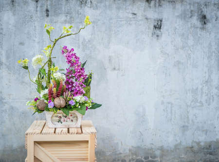 bouquet flower in vase - vintage effect filterの写真素材