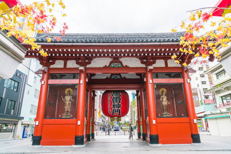 TOKYO-NOV 16: Crowded people at Buddhist Temple Sensoji on November 16, 2016 in Tokyo, Japan. The Sensoji temple in Asakusa area is the oldest temple in Tokyo.のeditorial素材