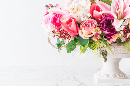 bouquet flowers in vase decorationの写真素材