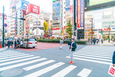 TOKYO ,JAPAN -  2016 Nov 17 :  Shinjuku is one of Tokyo's business districts with many international corporate headquarters located here. It is also a famous entertainment area , Nov 17, 2016 in Tokyo Japanのeditorial素材