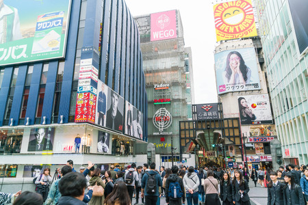 OSAKA, JAPAN - NOV 19 2016: Group of the people walking to shopping at the Osaka night market at Osaka city, Japanのeditorial素材