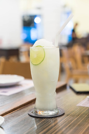 lemon smoothies on the table in restaurantの写真素材