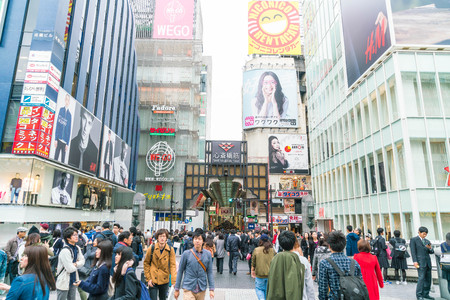 OSAKA, JAPAN - NOV 19 2016: Group of the people walking to shopping at the Osaka night market at Osaka city, Japanのeditorial素材