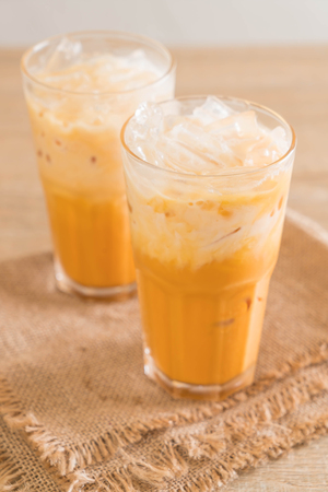 iced thai milk tea in glassの写真素材
