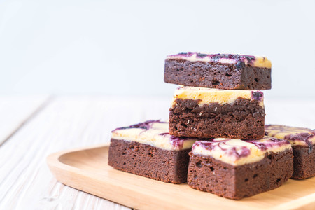 blueberry cheese brownies cake on plateの写真素材