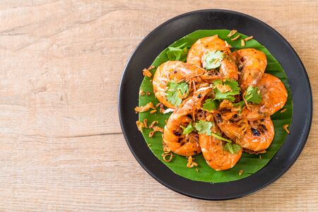 fried shrimp with garlic and vegetableの写真素材