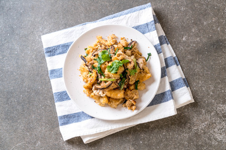 Stir-Fry Fish Maw on plateの写真素材