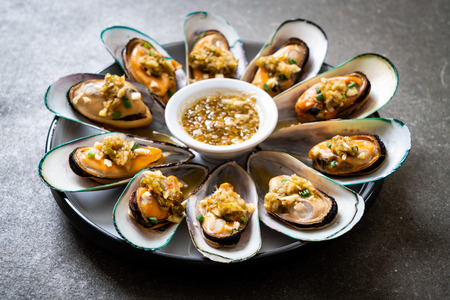seafood mussels with spicy seafood sauce