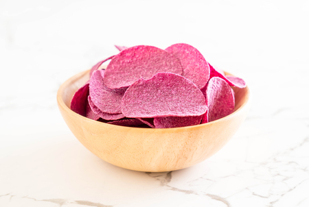 sweet potato chips on tableの写真素材