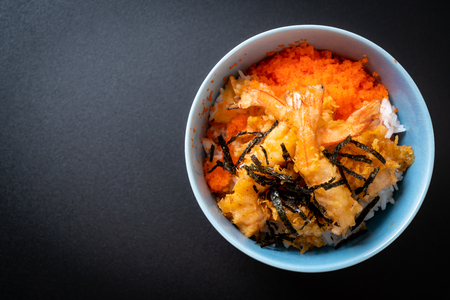 shrimps tempura rice bowl with shrimp egg and seaweed - japanese food styleの写真素材