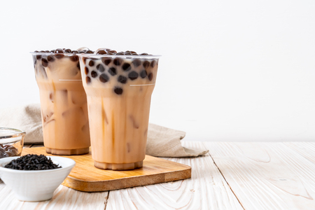 Taiwan milk tea with bubble on wood backgroundの写真素材
