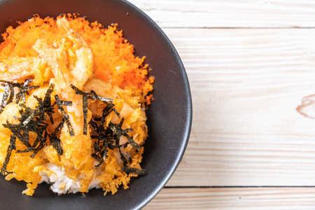 shrimps tempura rice bowl with shrimp egg and seaweed - japanese food styleの写真素材