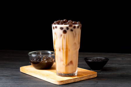 Taiwan milk tea with bubble on wood backgroundの写真素材