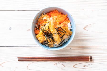 shrimps tempura rice bowl with shrimp egg and seaweed - japanese food styleの写真素材