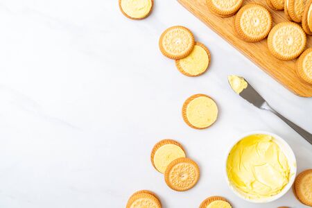 cookies with butter vanilla creamの写真素材
