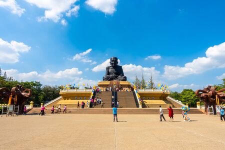 Hua-Hin,THAILAND 17 DEC 2019 : Luang Pu Thuat statue at Wat Huay Mongkol Temple in Thailandのeditorial素材