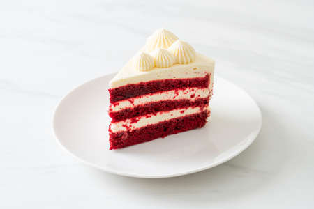 red velvet cake with cream cheese layer