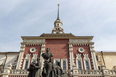 MOSCOW, RUSSIA - April 14, 2021: A monument to Founders of Russian Railways in front of the building of the Kazan station on a Komsomolskaya Square. Historical building, monument of architecture.のeditorial素材