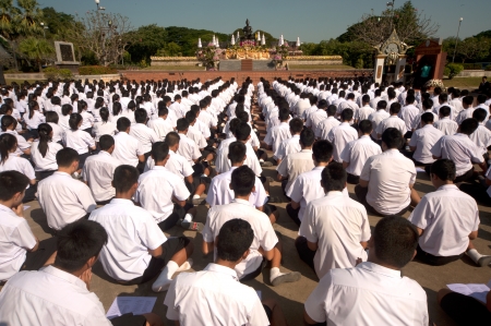 SUKHOTHAI, THAILAND - NOVEMBER 8  unidentified Thai students take part in the opening parade for pray of the Loy Krathong Festival in Sukhothai, Thailand on November 8, 2011 のeditorial素材