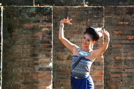 Pretty woman in traditional dance in Middle of Thailand のeditorial素材