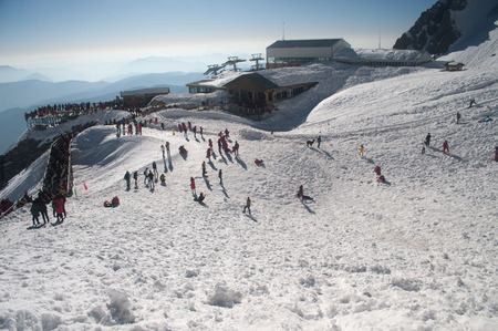  Jade Dragon snow mountain near Lijiang in Yunan province, Southwestern China  Its highest peak is named Shanzidou のeditorial素材
