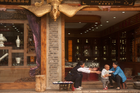  Daily life on souvenir shop in Histoeical Shuhe ancient town,Lijiang,Yunnan in China のeditorial素材