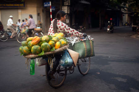 Typical street vendor in Hanoi,Vietnam.のeditorial素材