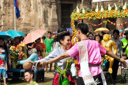 Traditional Thai dancing of Thailand Monkey Party,Lopburi,Thailand.のeditorial素材