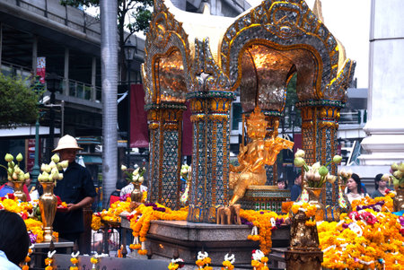 The shrine of the four-faced Brahma (Phra Phrom) in Bangkok,Thailand.のeditorial素材