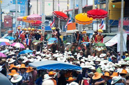 Si Satchanalai Elephant Back Ordination Procession.のeditorial素材