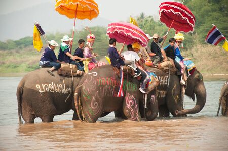 Si Satchanalai Elephant Back Ordination Procession.のeditorial素材