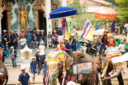 Si Satchanalai Elephant Back Ordination Procession.のeditorial素材