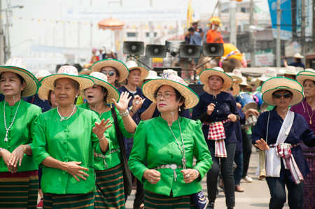 Traditional Thai dancing in Si Satchanalai Elephant Back Ordination Procession.のeditorial素材