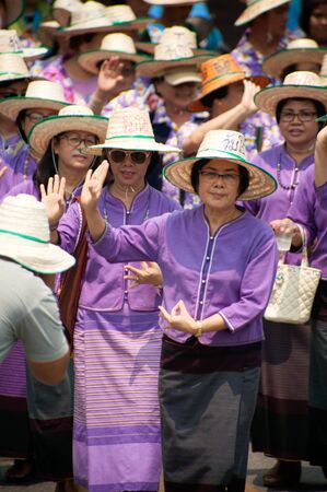 Traditional Thai dancing in Si Satchanalai Elephant Back Ordination Procession.のeditorial素材