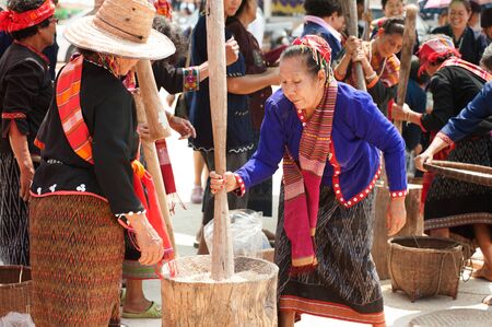 Unidentified Phutai minority competitive pounding in The 2nd International Phutai Festival.のeditorial素材
