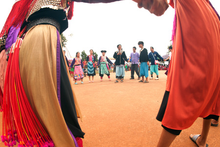 Lisu Hill Tribe Minority in traditional dancing in Thailand.のeditorial素材