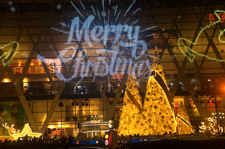 Light decorate beautiful on Christmas Tree Celebration 2017 at Central World Department store.のeditorial素材
