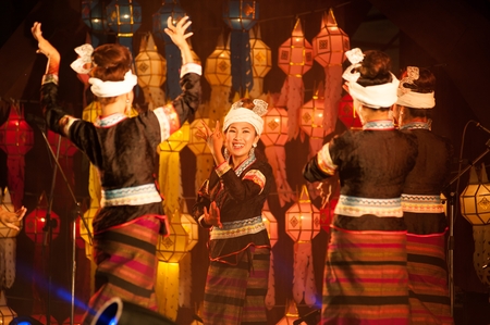 BANGKOK THAILAND - JANUARY 27 , 2017 : Unidentified dancer Nail-covered dance is Northern traditional Thai dancing in Participants take part in the celebration of Thailand tourism Festival at Lumpiniのeditorial素材