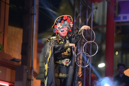 BANGKOK,THAILAND - FEBRUARY 17 , 2018 : Unidentified Chinese changing mark show at Central Department store during the Chinese New Year celebrations in Bangkok capital city, Middle of Thailand.のeditorial素材